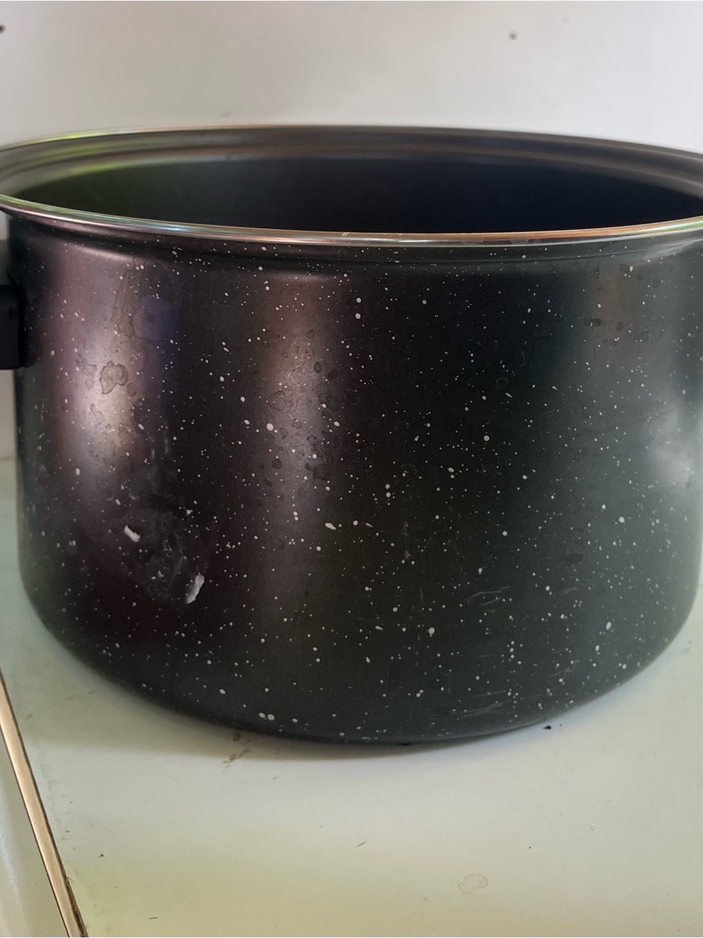 Non-Branded Black Speckled Stock Pot - Durable Cookware